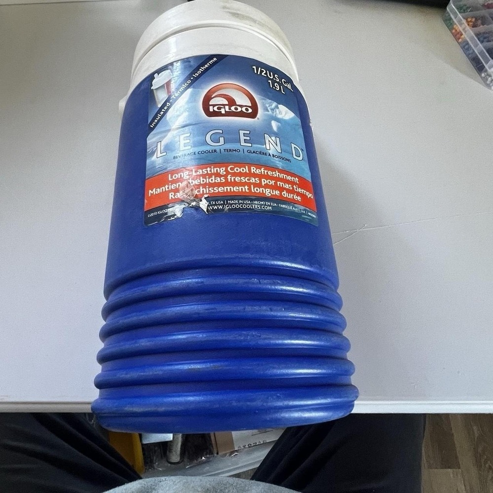Igloo Legend Water Jug Cooler 1/2 Gallon Insulated Drink Cooler Blue Excellent